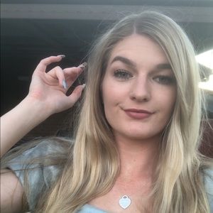 Meet your Posher, Enya